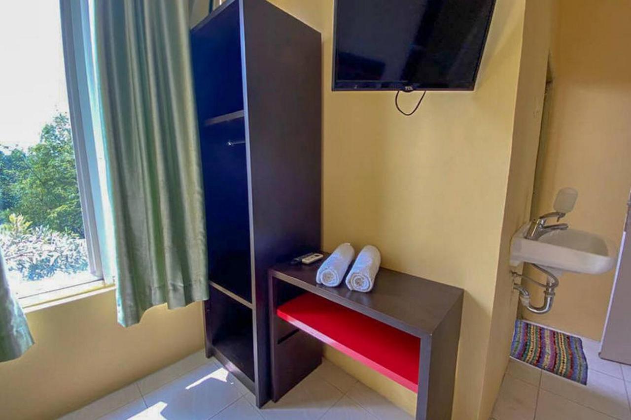 Rama Shinta Homestay Near Gembiral Loka Zoo Redpartner 요그야카르타 외부 사진
