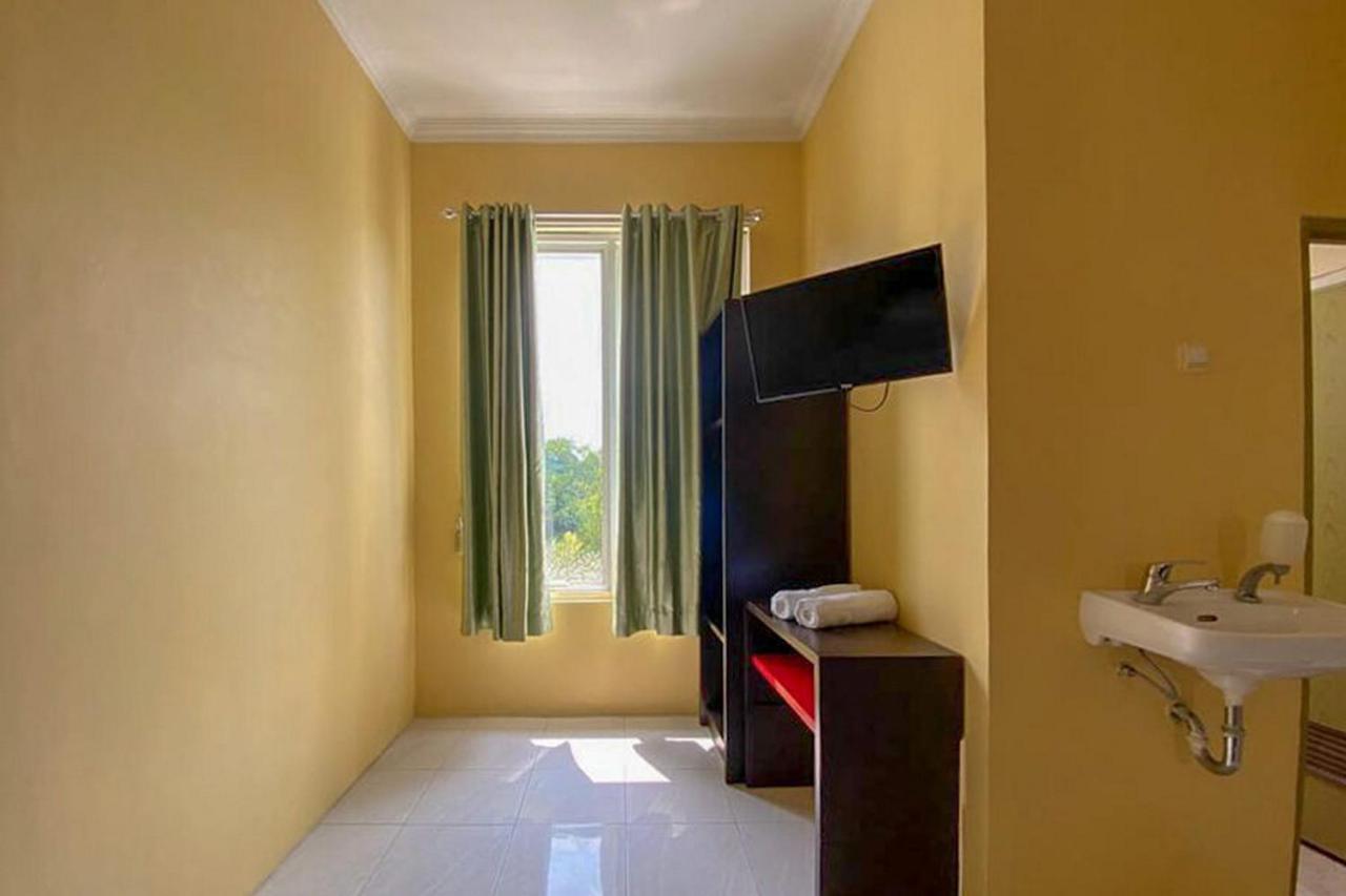 Rama Shinta Homestay Near Gembiral Loka Zoo Redpartner 요그야카르타 외부 사진