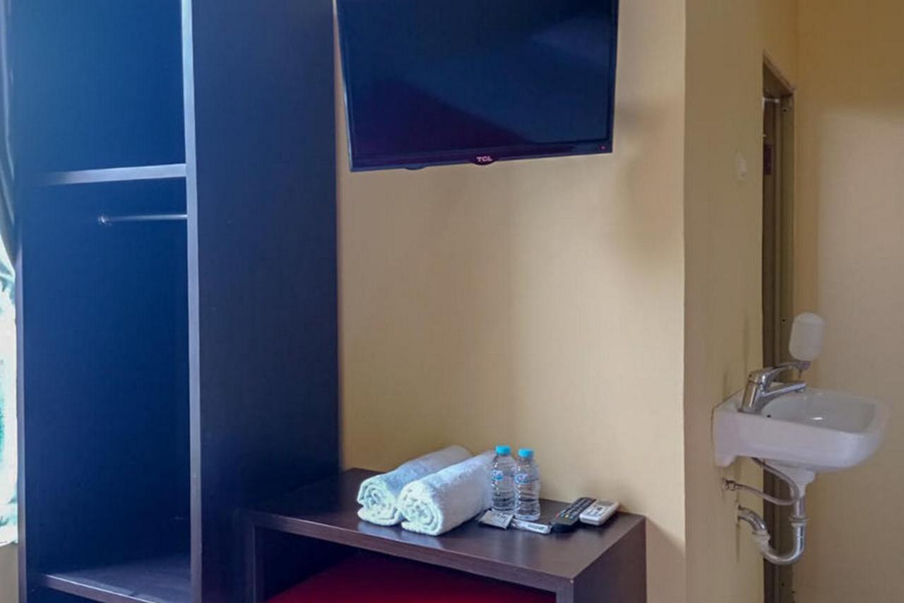 Rama Shinta Homestay Near Gembiral Loka Zoo Redpartner 요그야카르타 외부 사진